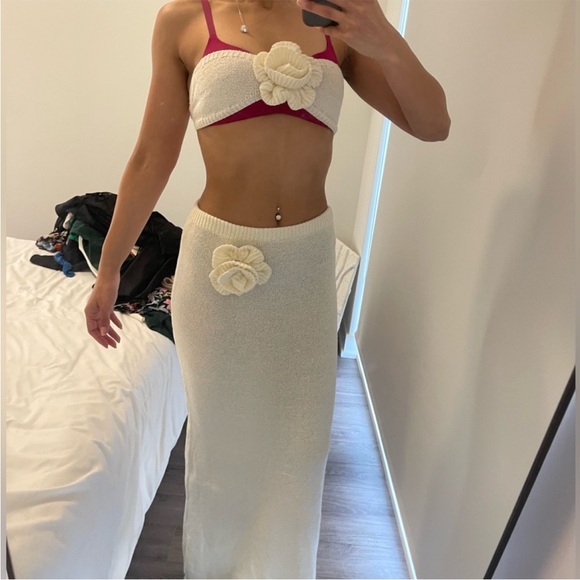 Elegant Cream Skirt set with Floral Detail crochet one size - Picture 5 of 10